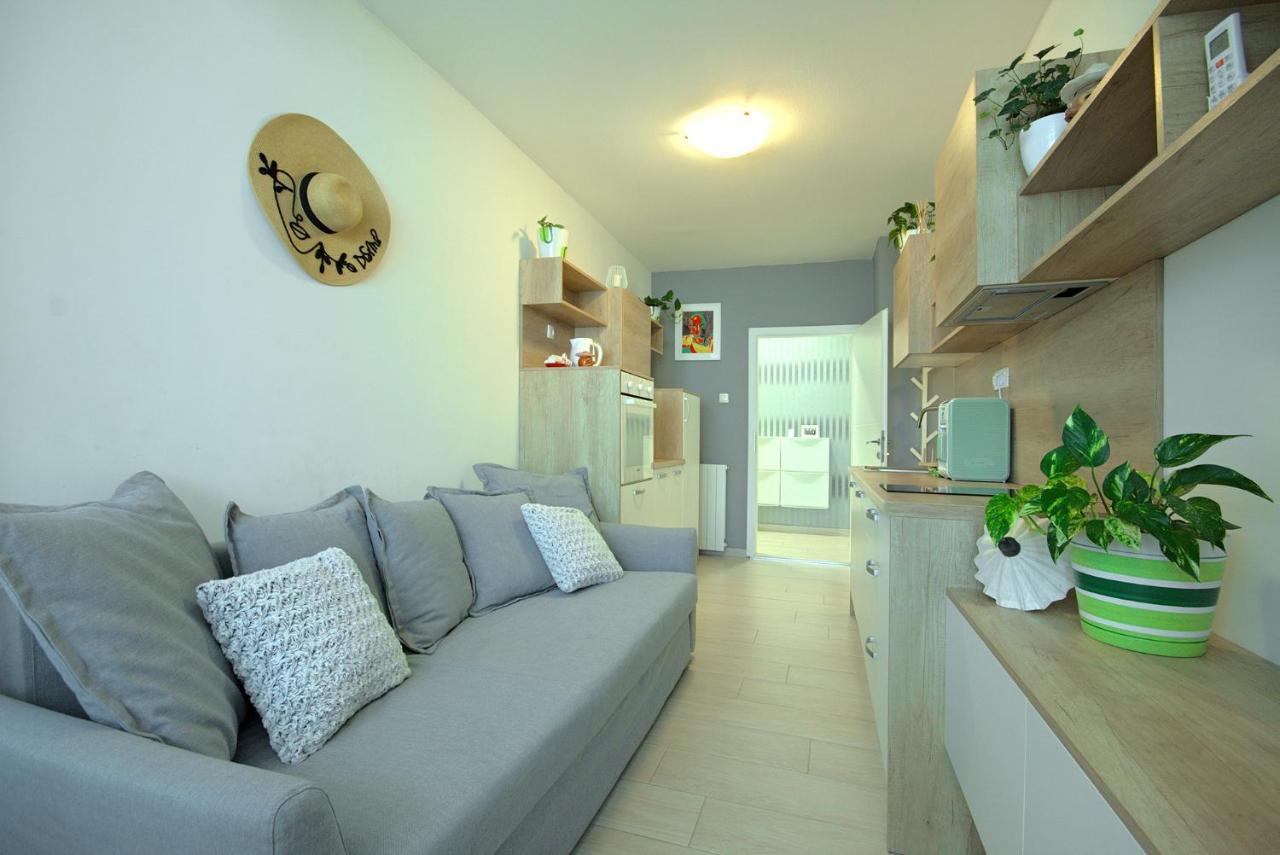 App Enterprise Umag Apartment Exterior photo